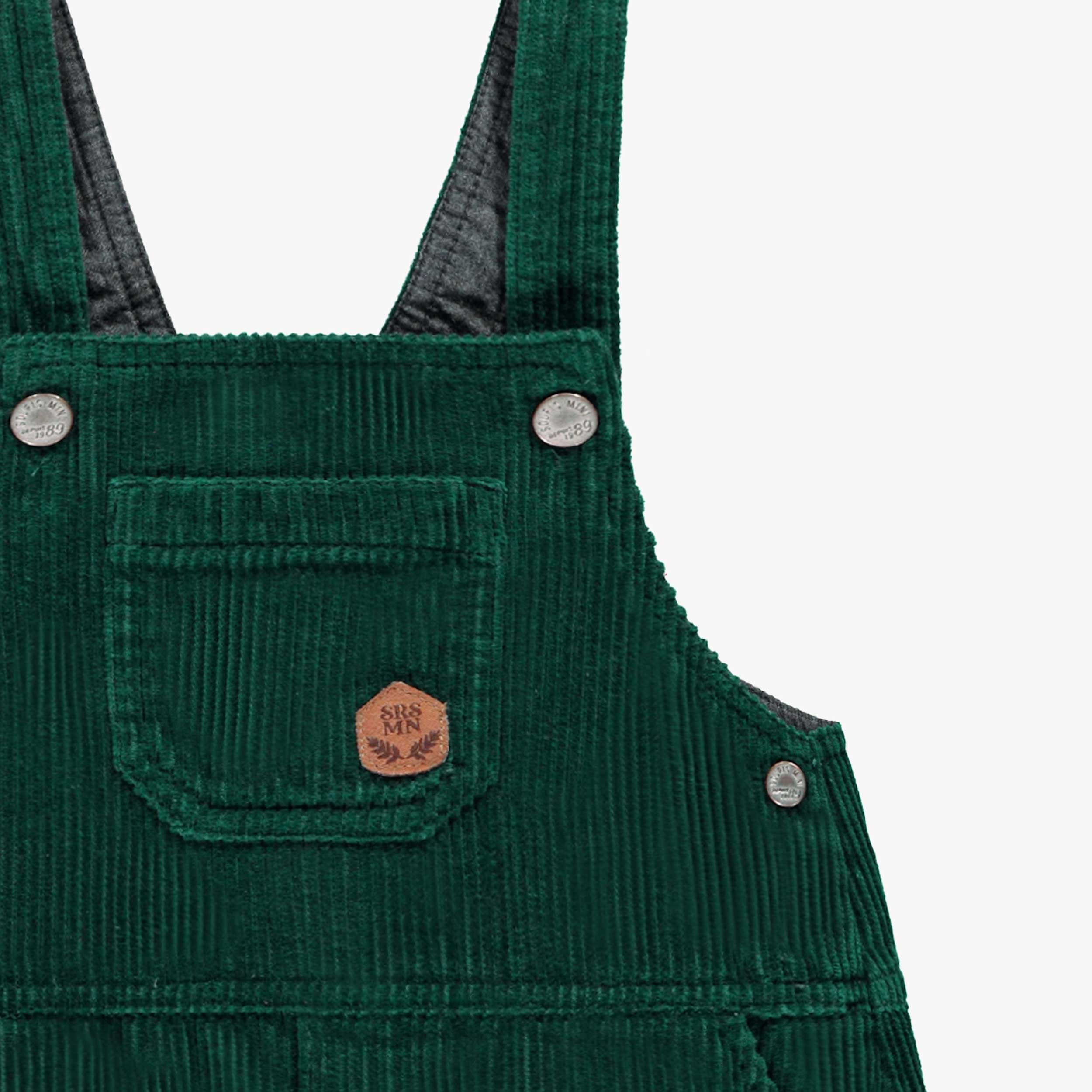 Zoom détails de la salopette verte en velours côtelé, bébé