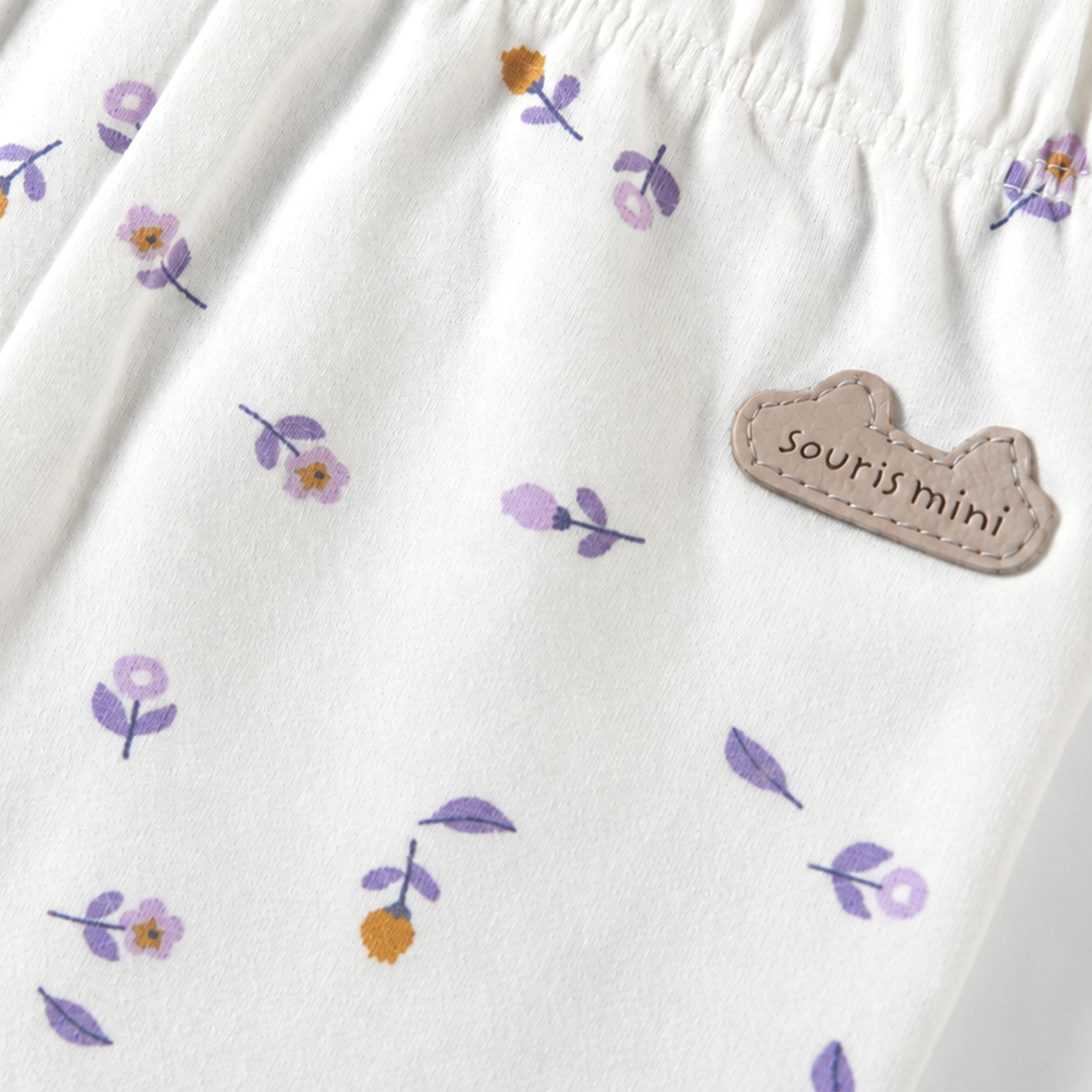 Zoom détails du legging crème à imprimé floral, naissance 