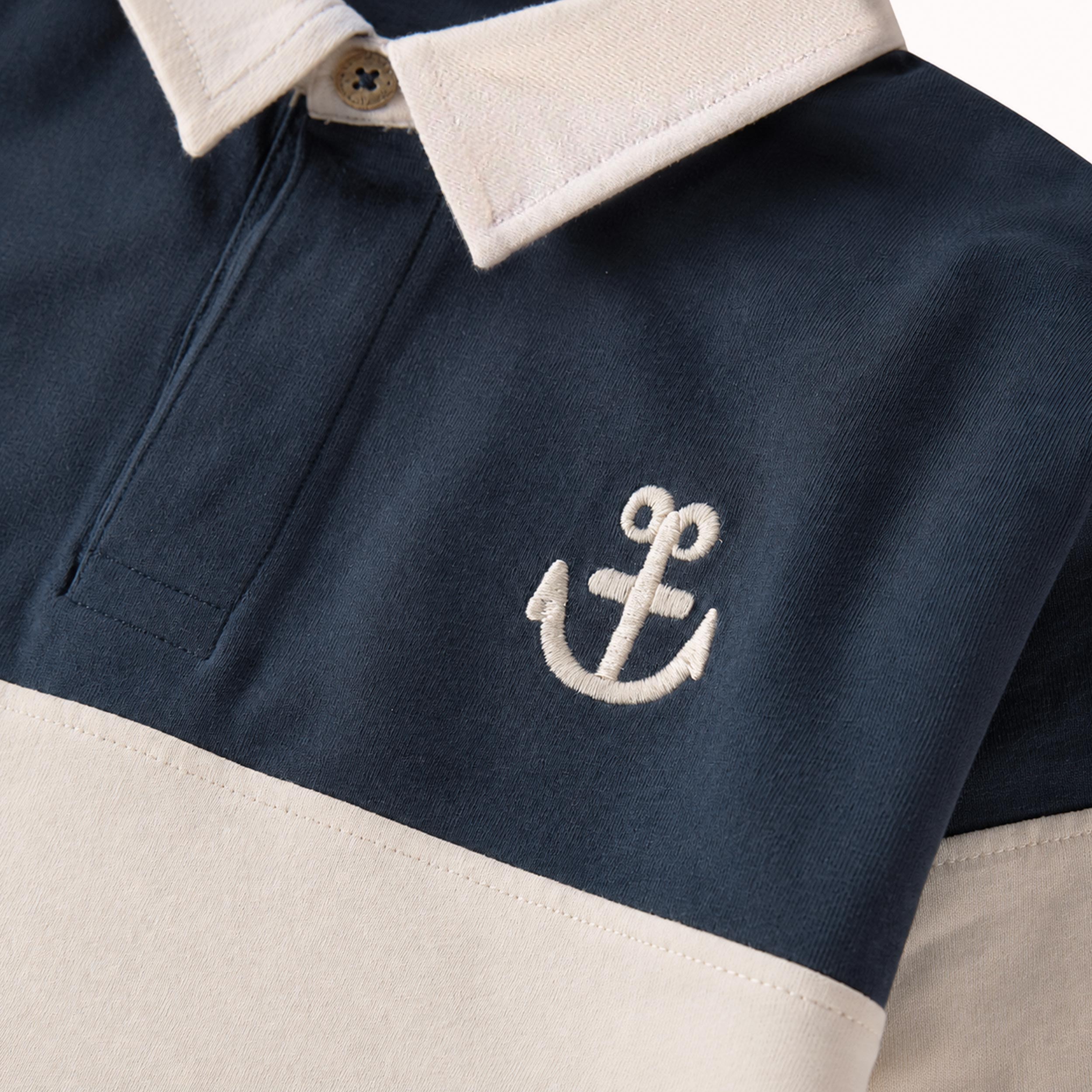 Zoom details du T-shirt bleu foncé et crème, enfant