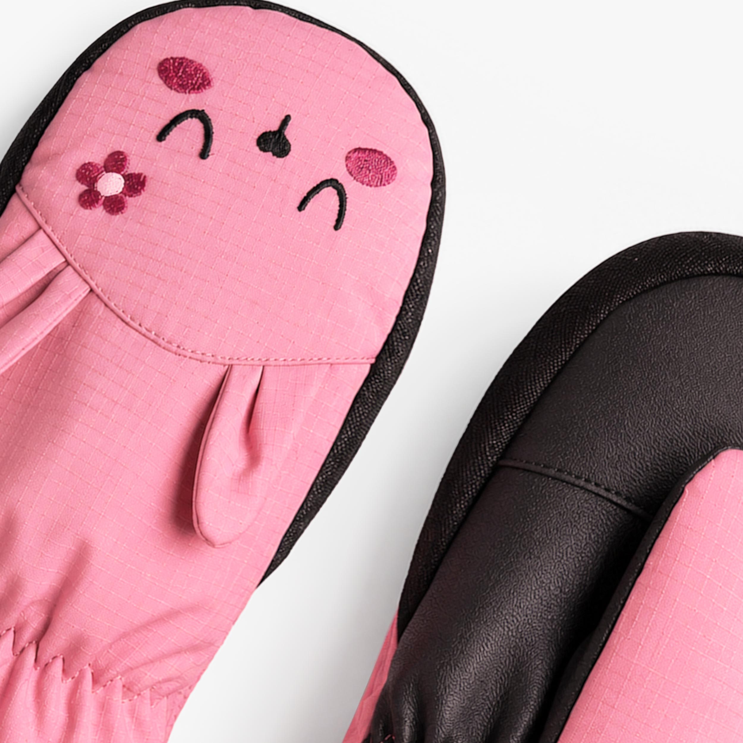 Zoom détails des mitaines de nylon roses, enfant 