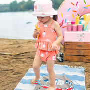 Maillot de bain deux-pièces pêche à motif de cornets de crèmes glacées, bébé || Peach two pieces swimsuit with ice cream cone print, baby