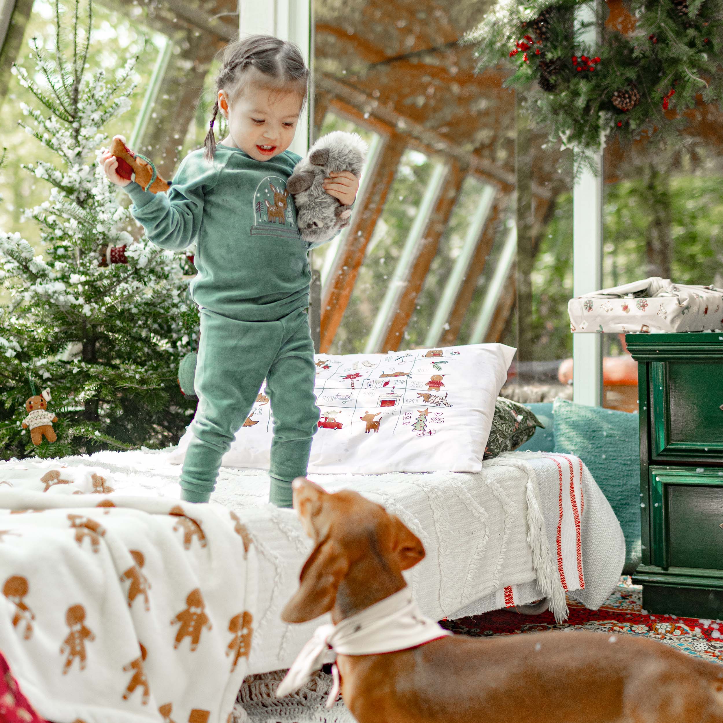 Pyjama des fêtes deux pièces vert forêt en velours, bébé