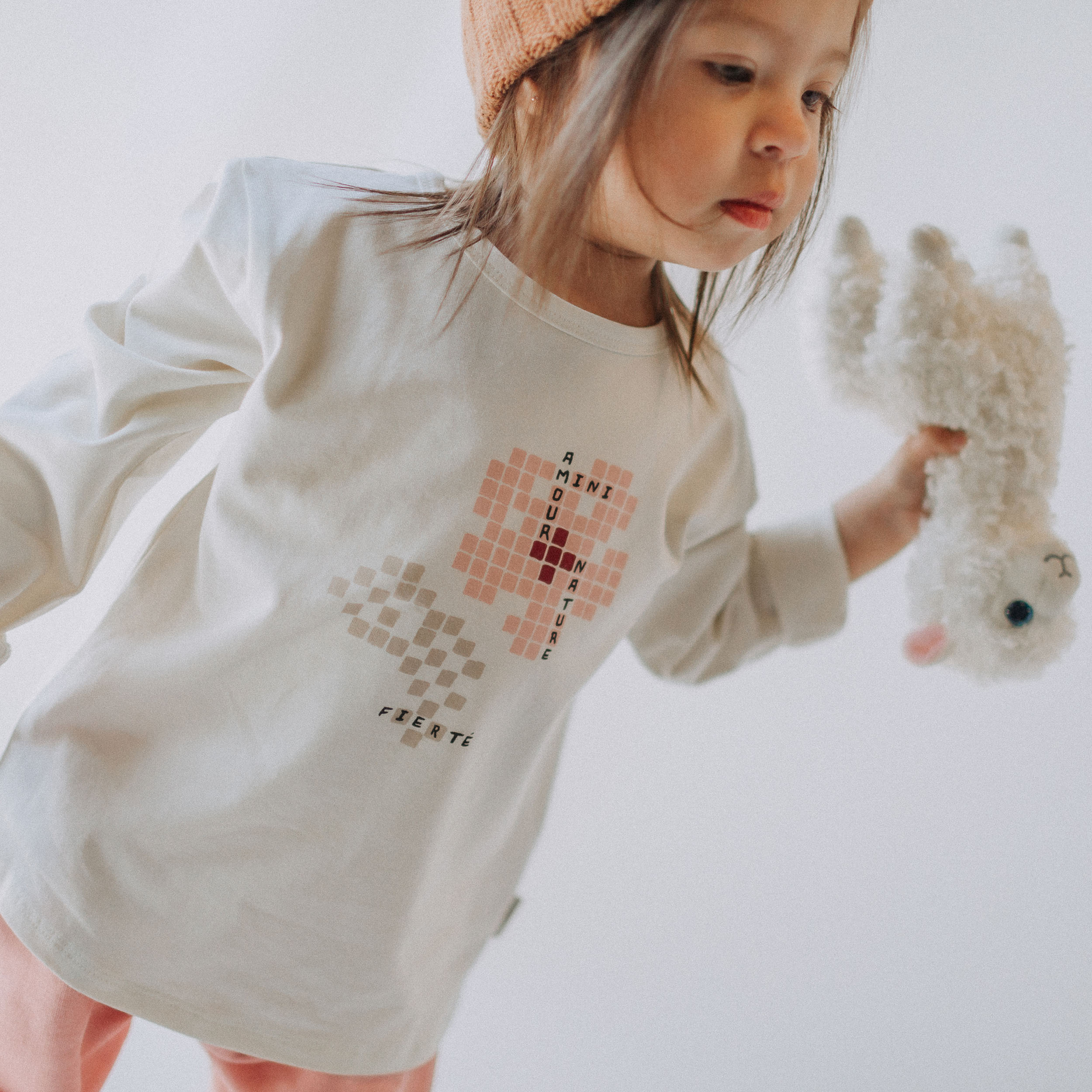 T-shirt manches longues crème avec illustration de fleur pixellisée en jersey, bébé