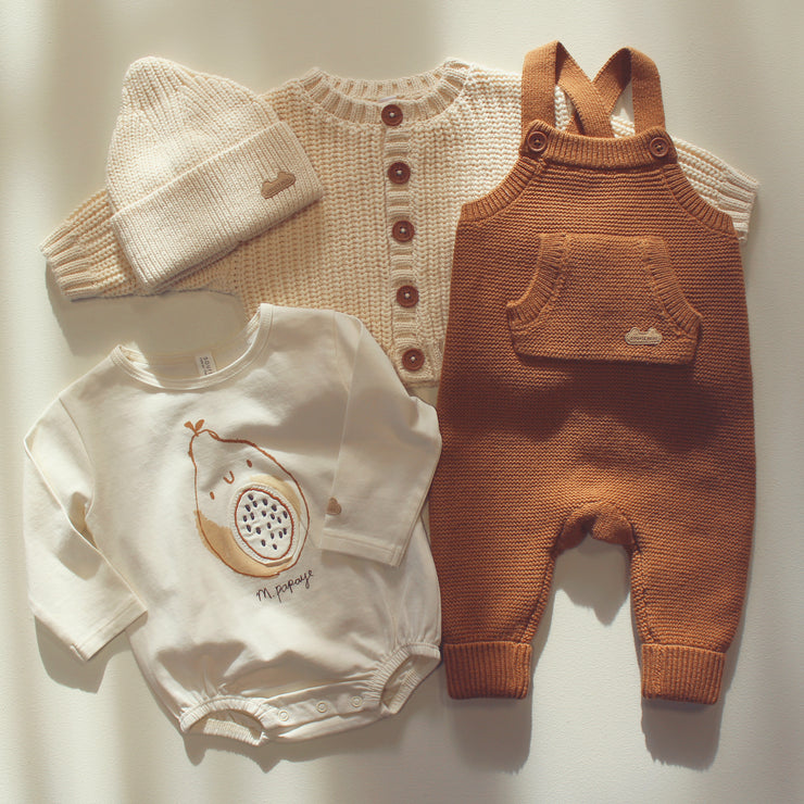 Veste de maille crème en imitation cachemire, naissance || Cream knitted vest with a cashmere imitation, newborn