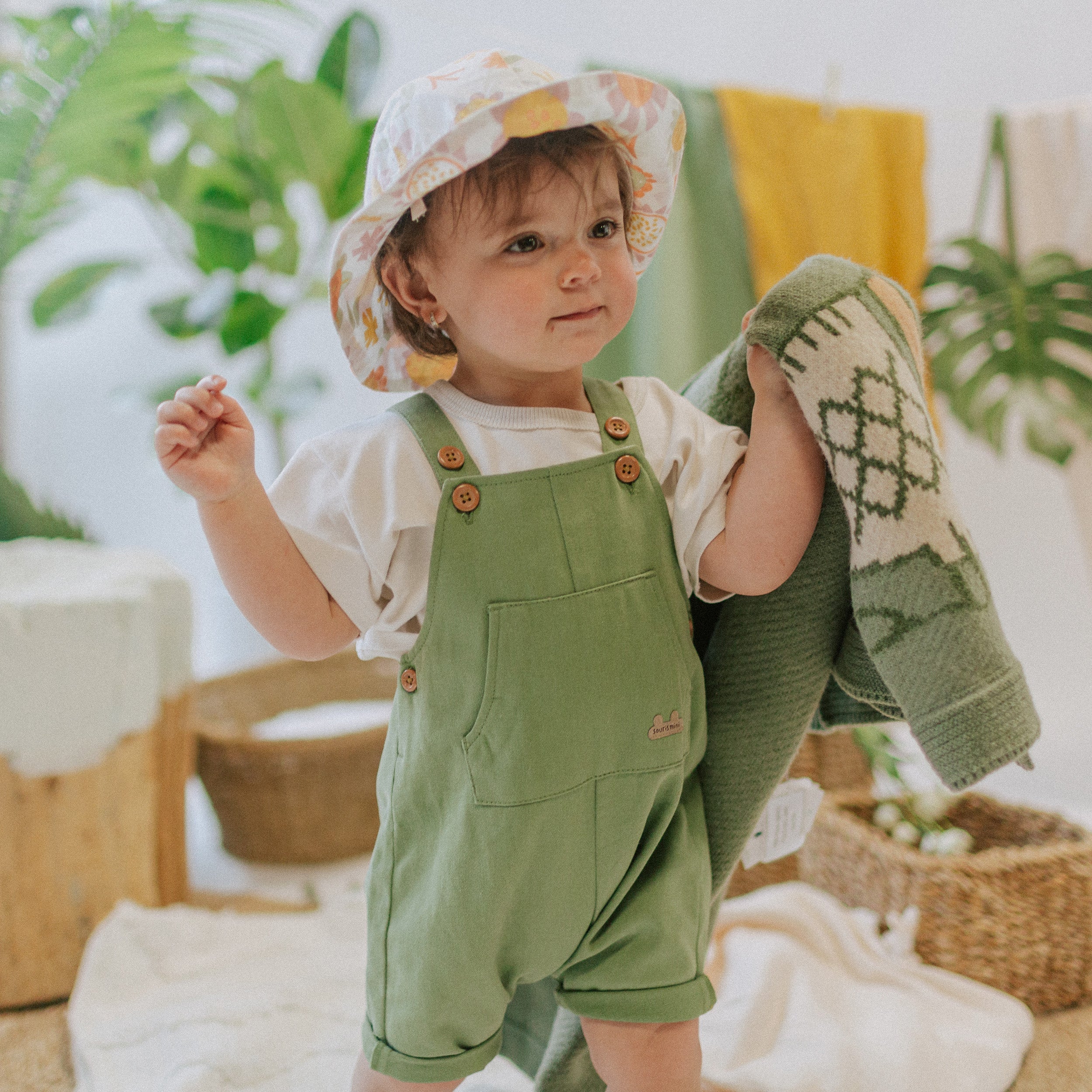 Cream t-shirt straight cut in soft organic cotton, newborn