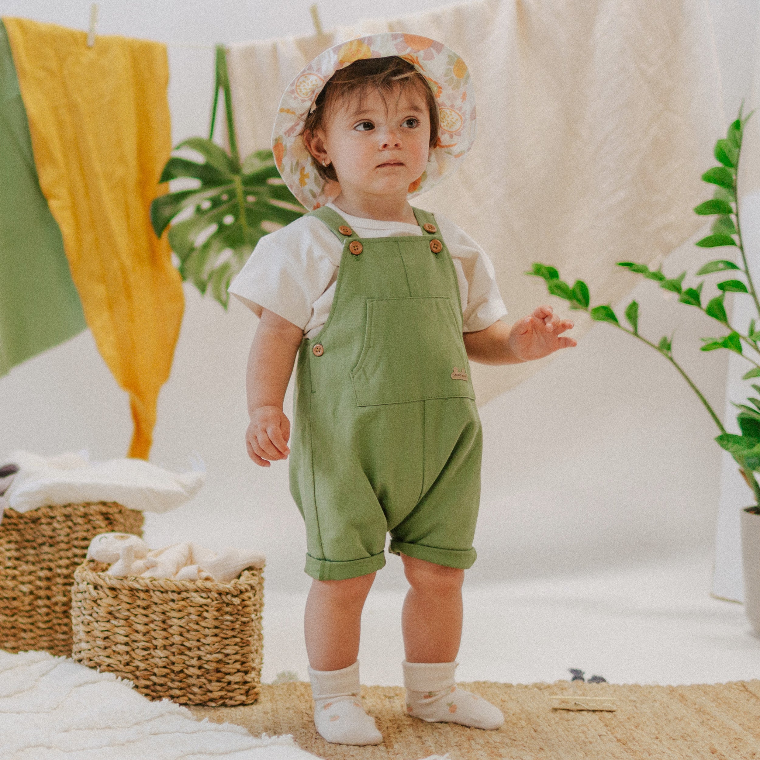 Cream t-shirt straight cut in soft organic cotton, newborn