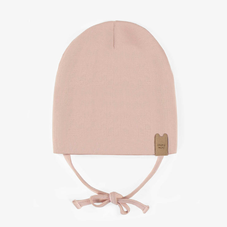 Chapeau rose d’extérieur avec cordons en tricot côtelé, bébé || Pink outdoor hat with cords in ribbed knit, baby
