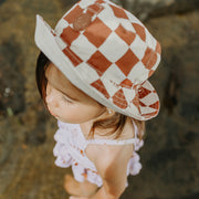 Chapeau de soleil crème à motifs de carreaux bruns, bébé || Cream sun hat with brown plaid pattern, baby