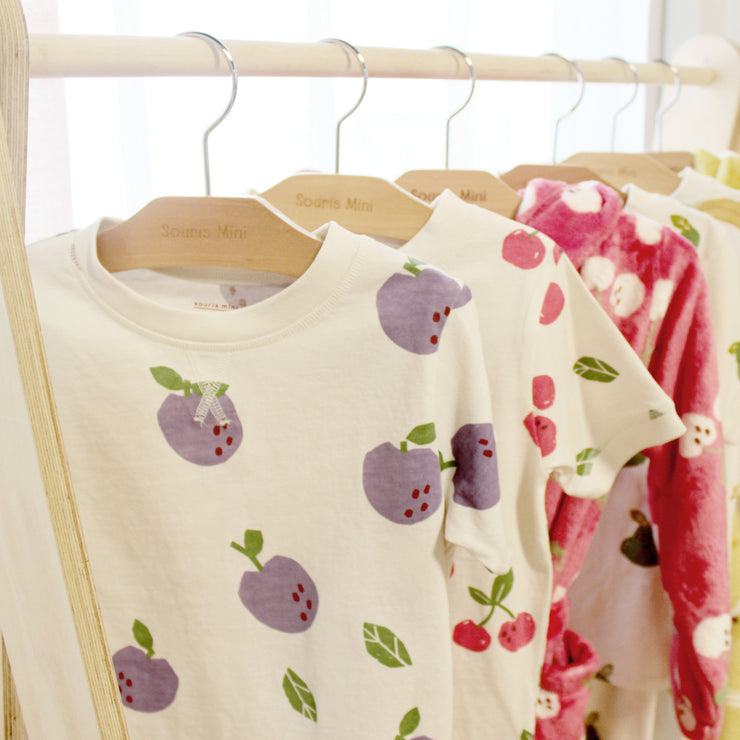 Pyjama deux pièces ivoire à motif de prunes en jersey, enfant || Ivory two pieces pajamas with plums pattern in jersey, child
