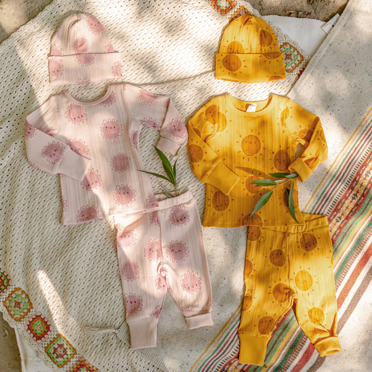 Bonnet jaune à motifs en coton, naissance || Yellow patterned hat in cotton, newborn